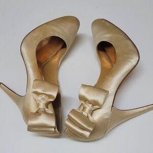 Bagley  Mischka satin heels size 9